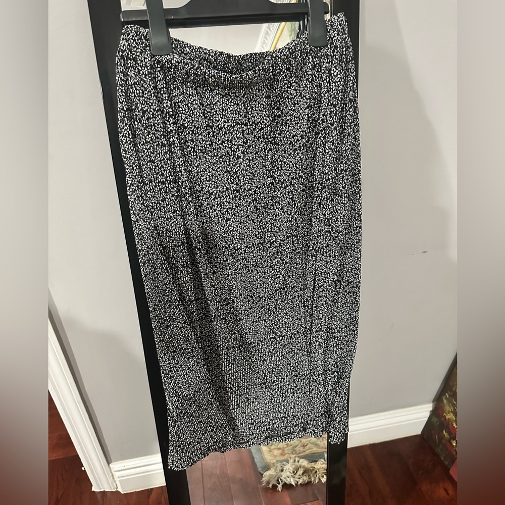 Elegant Black and White Women's Skirt